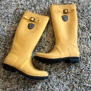Kamik Tan Rain Boots with Black Buckle